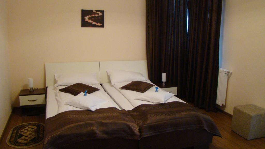 Pensiunea Queen Mary Sînpetru Chambre photo
