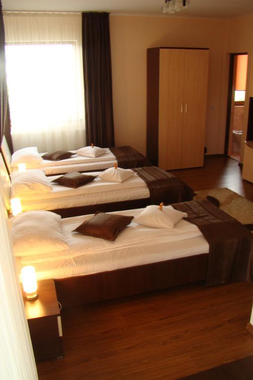 Pensiunea Queen Mary Sînpetru Chambre photo