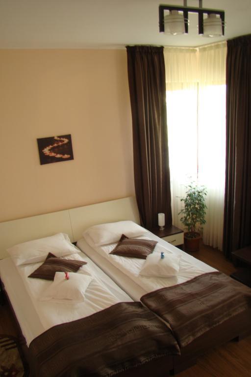 Pensiunea Queen Mary Sînpetru Chambre photo